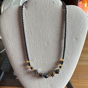 Black and Gold Beaded Necklace Vintage 🖤🧡🖤